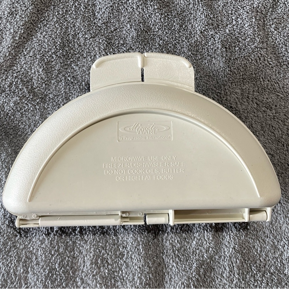 Vintage Miracle Ware By Progressive Microwave Omelet Maker Poacher